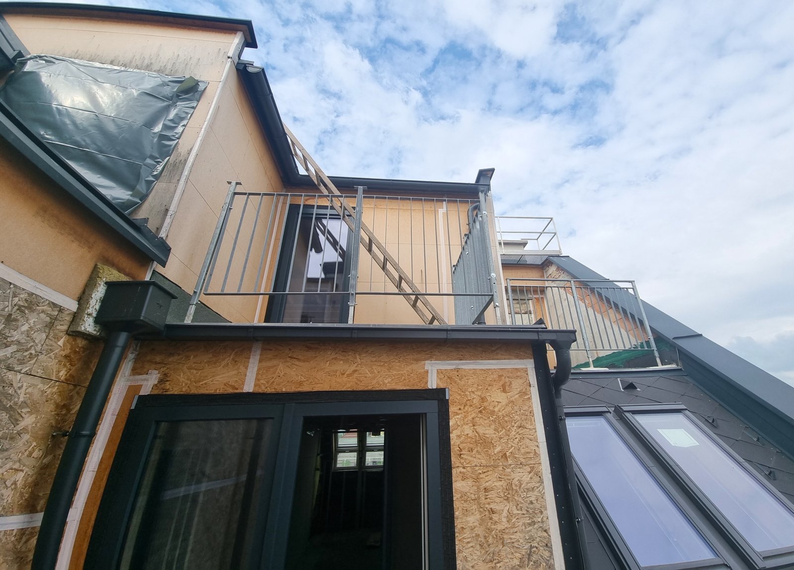 1160 WIEN: DACHGESCHOSS-PROJEKT MIT 7 EINHEITEN - ROHBAU MIT HOHEM UPSIDE