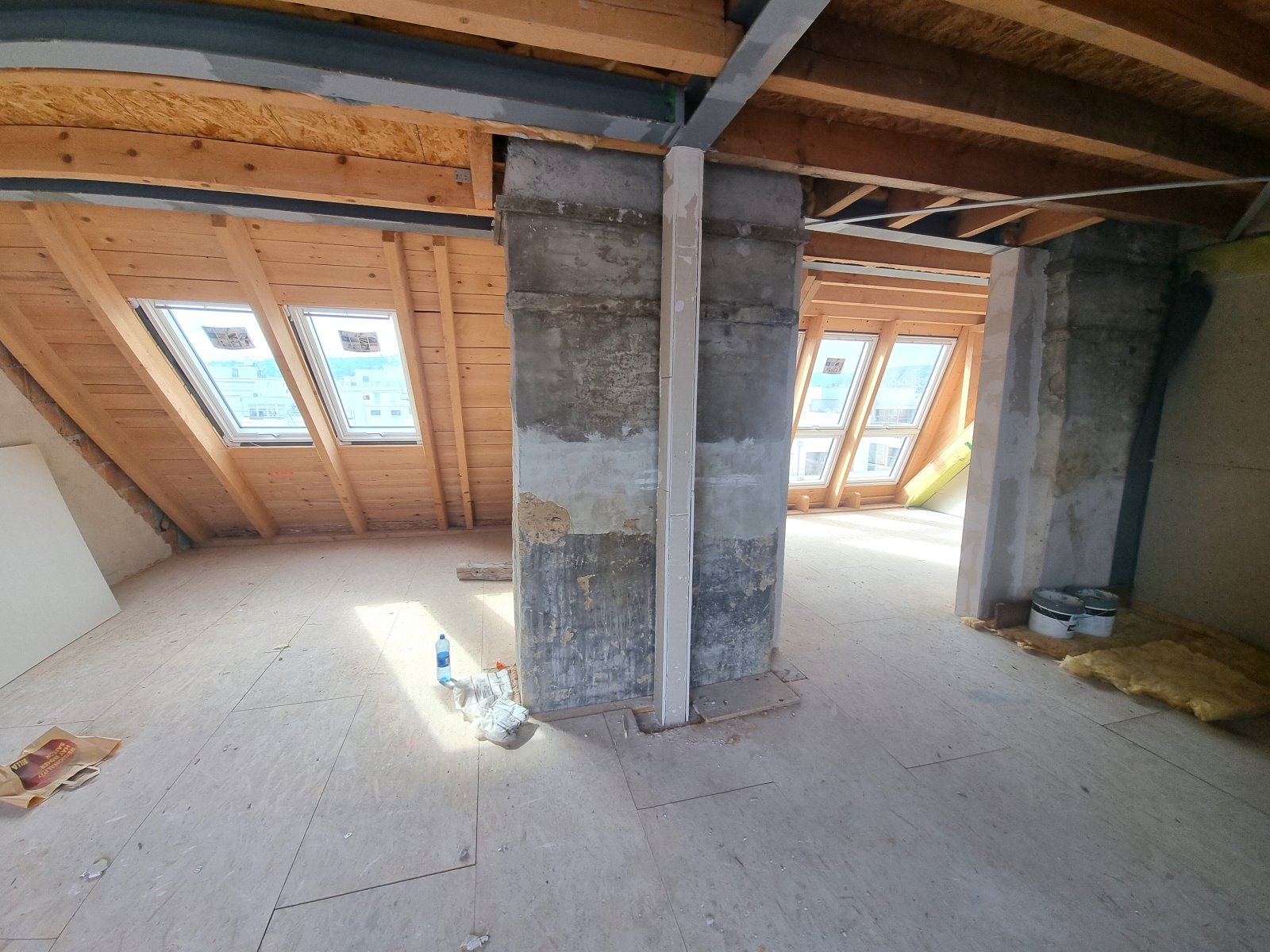 1160 WIEN: DACHGESCHOSS-PROJEKT MIT 7 EINHEITEN - ROHBAU MIT HOHEM UPSIDE