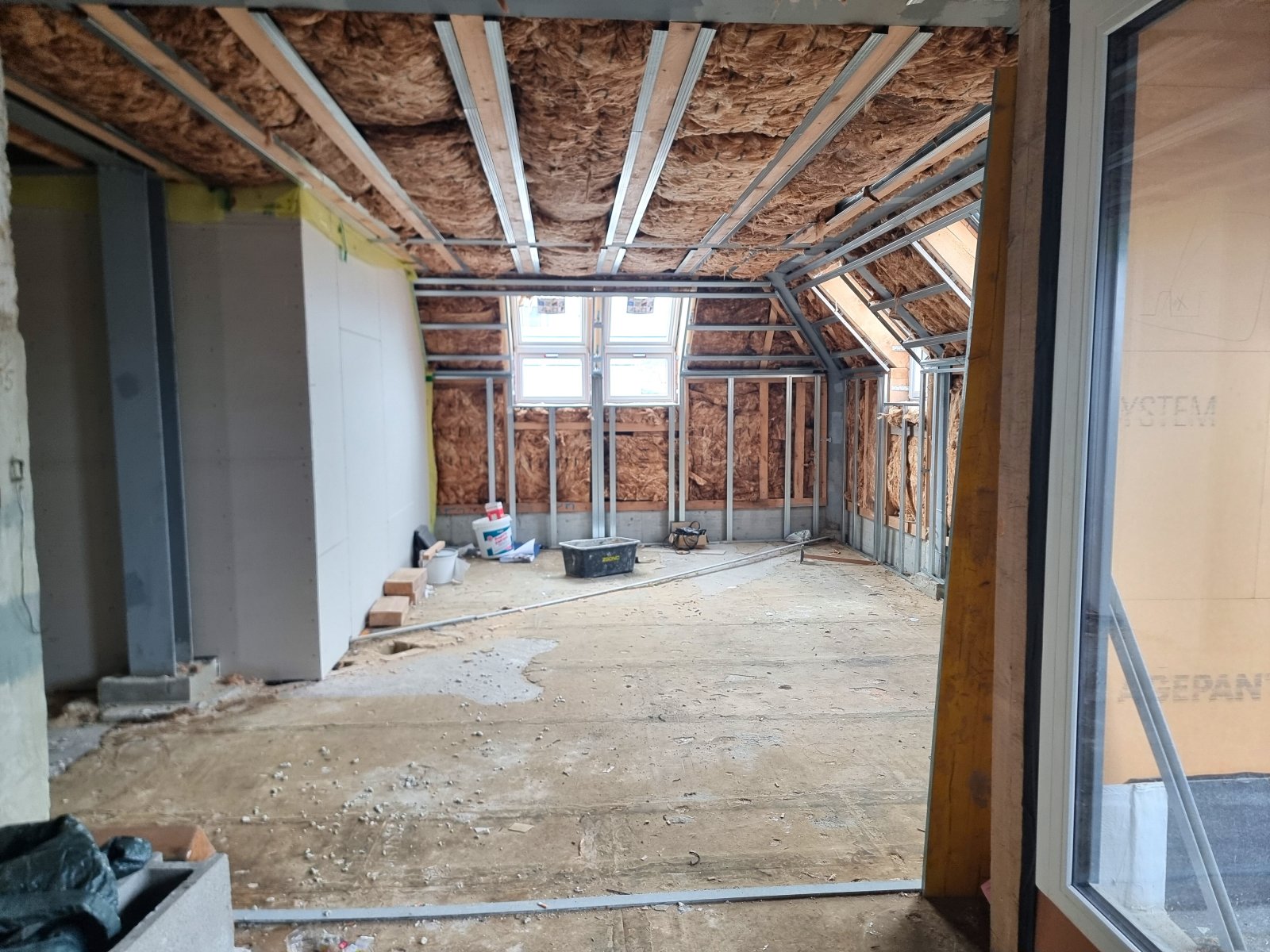 1160 WIEN: DACHGESCHOSS-PROJEKT MIT 7 EINHEITEN - ROHBAU MIT HOHEM UPSIDE