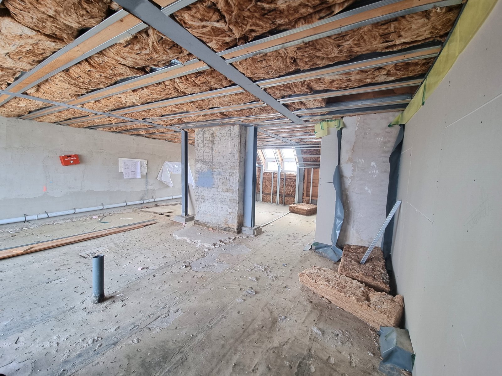1160 WIEN: DACHGESCHOSS-PROJEKT MIT 7 EINHEITEN - ROHBAU MIT HOHEM UPSIDE