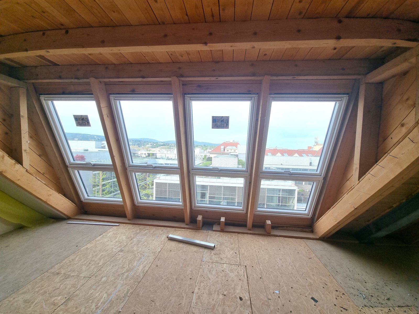 1160 WIEN: DACHGESCHOSS-PROJEKT MIT 7 EINHEITEN - ROHBAU MIT HOHEM UPSIDE