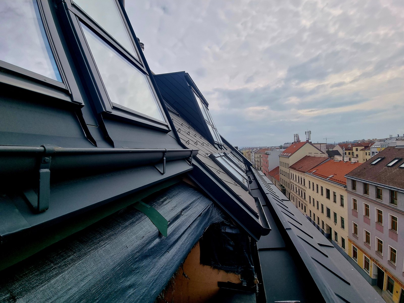 1160 WIEN: DACHGESCHOSS-PROJEKT MIT 7 EINHEITEN - ROHBAU MIT HOHEM UPSIDE